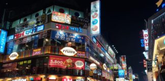 Restaurants at night in Seoul