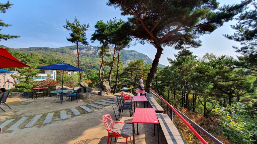 Cafe in Seoul with a Mountain View - the Piano