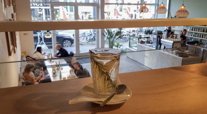Drinking tea in the Netherlands: herbal and spices tea