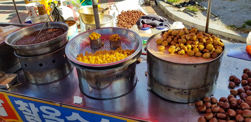 Korean street food: chestnuts