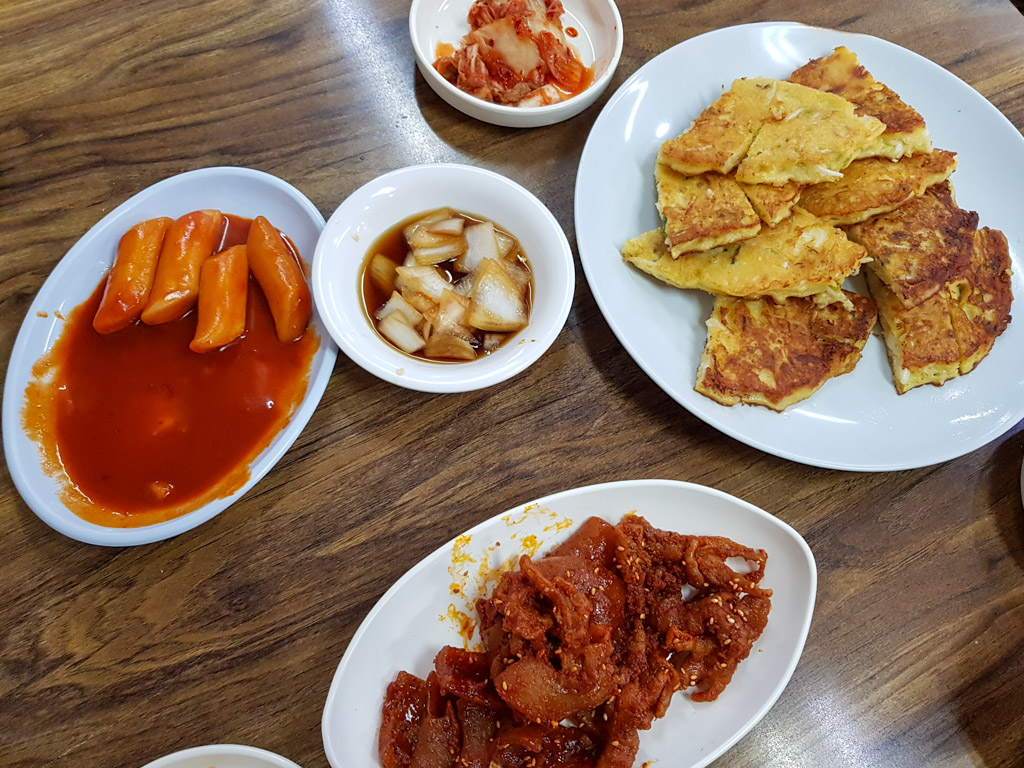 Korean street food: gwangjang market