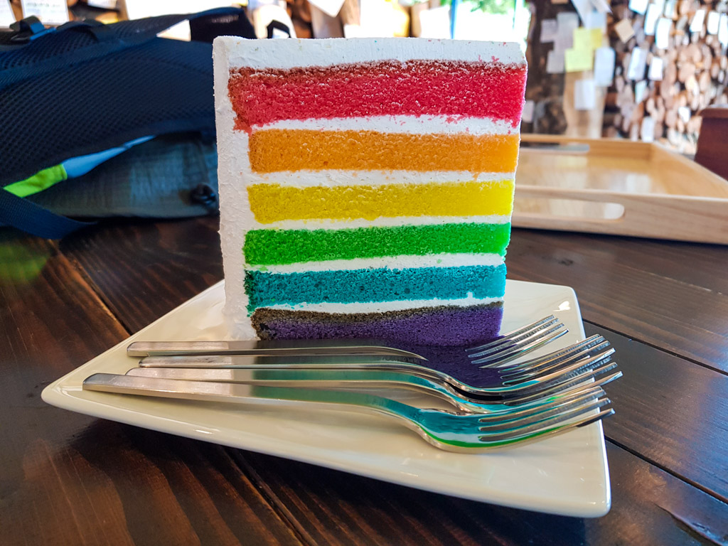 Korean Food: Rainbow Cake