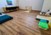 Babykamer Montessori stijl met vloerbed